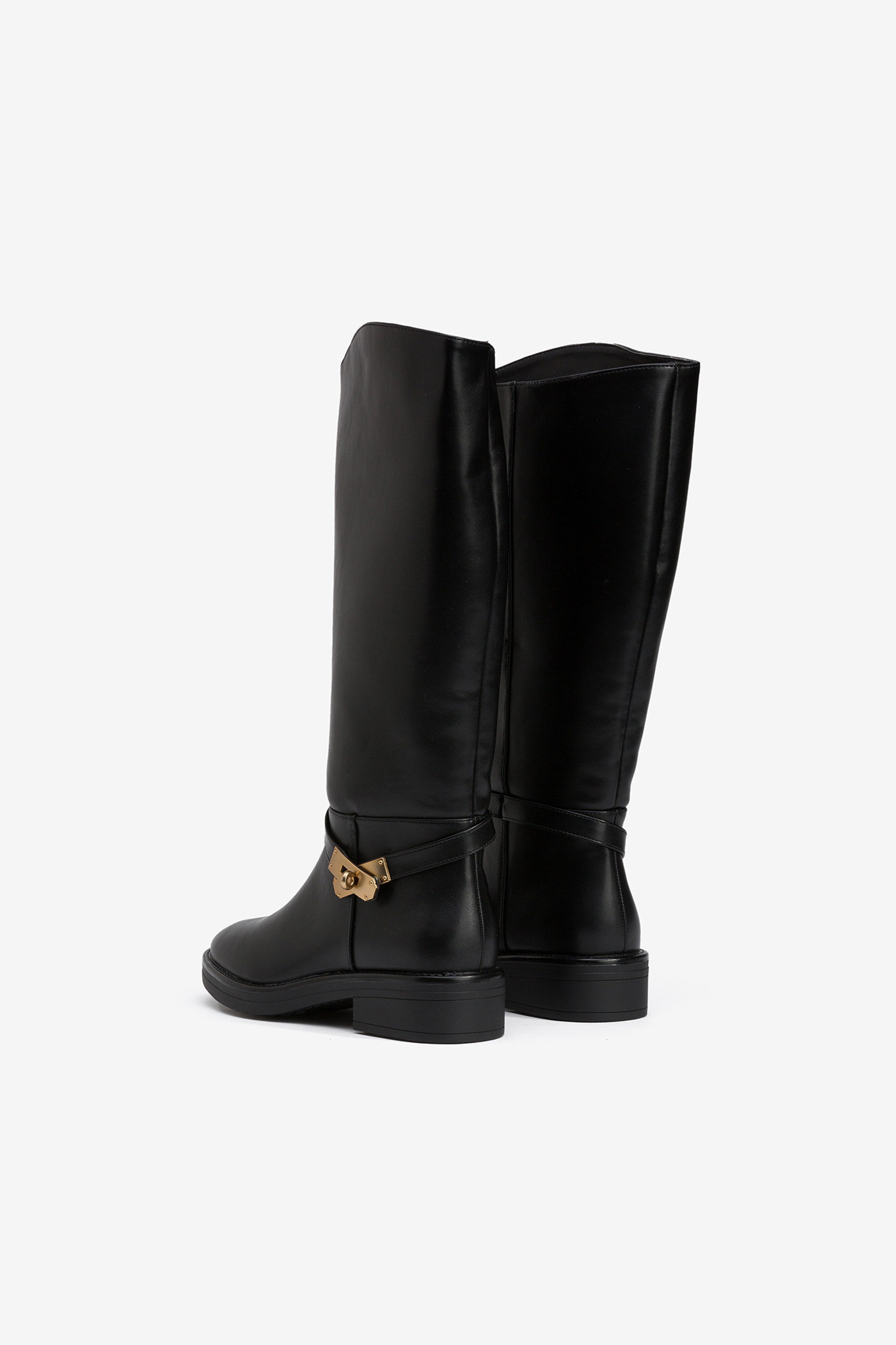 BOTAS SIMONAS COM FIVELA