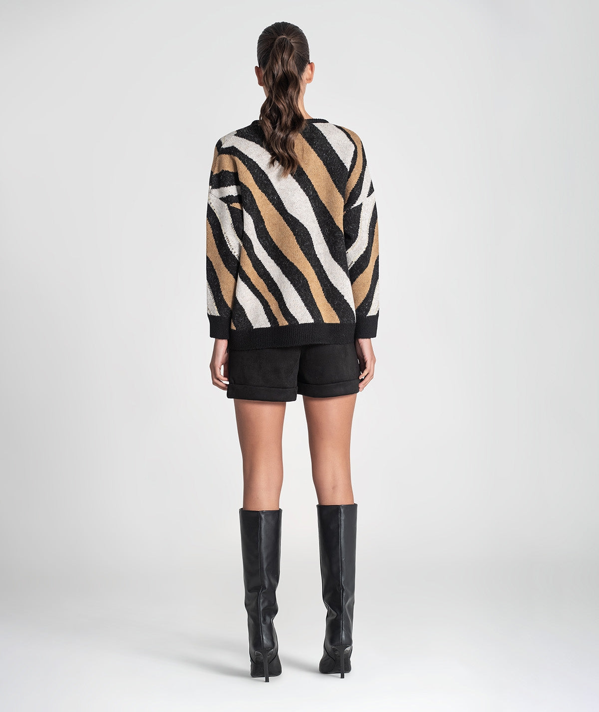 Suéter com estampa animal em jacquard de zebra