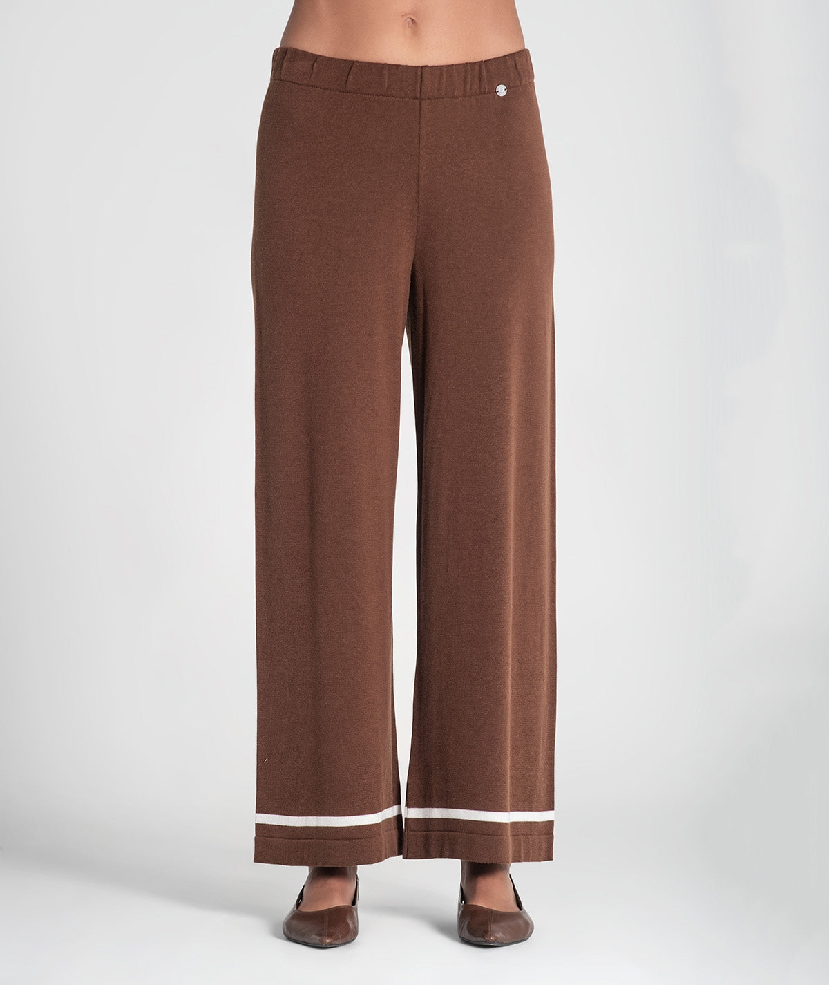 Calça básica com fundo listrado