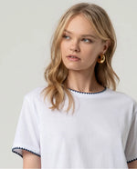 Carregar imagem no visualizador da galeria, T-SHIRT Branca
