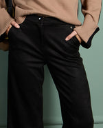 Carregar imagem no visualizador da galeria, Calças largas de veludo
