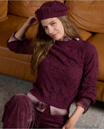 Carregar imagem no visualizador da galeria, Camisola de malha com padrão entrançado Bordeaux
