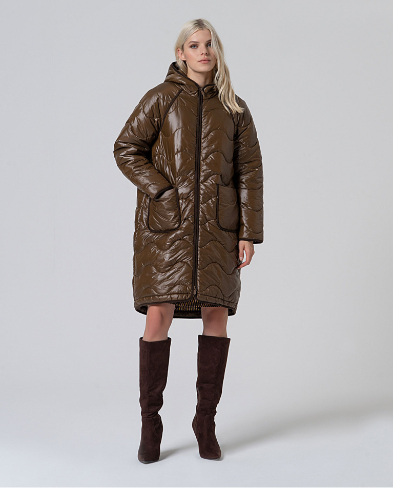 Casaco acolchoado leve e impermeável